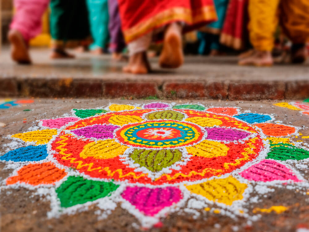 arte-rangoli-en-el-suelo-durante-un-festival